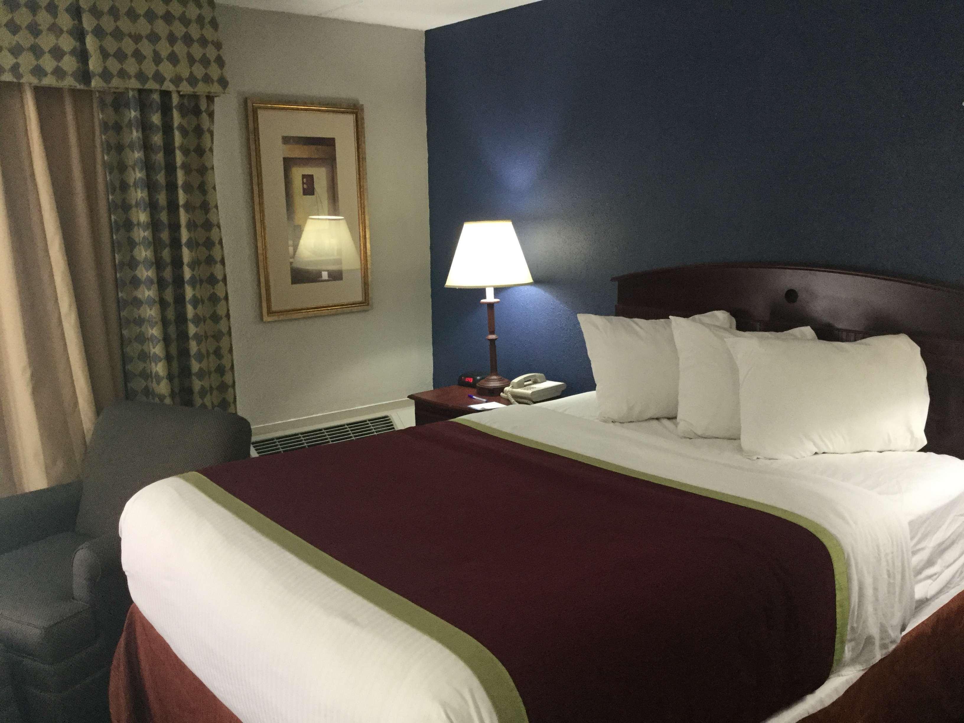 Baymont By Wyndham Michigan City Extérieur photo