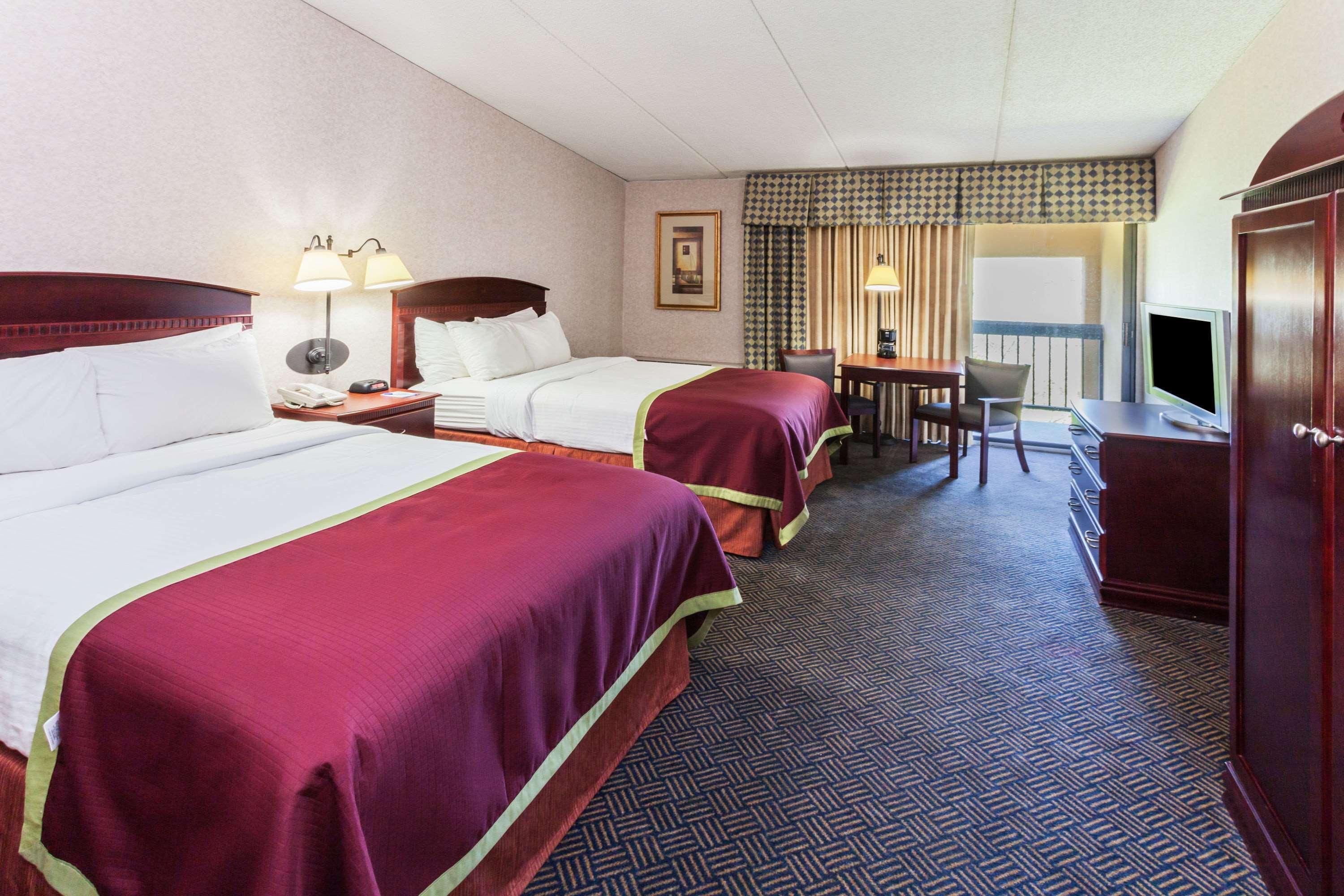 Baymont By Wyndham Michigan City Extérieur photo